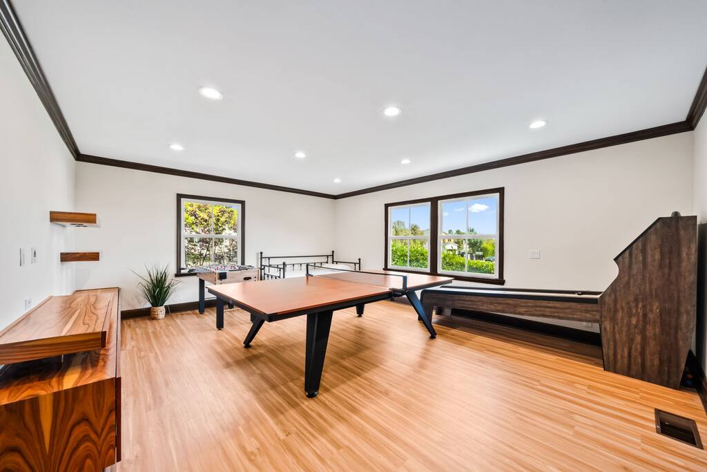 beverly-hills-6br-haven-w-poolandhot-tub/