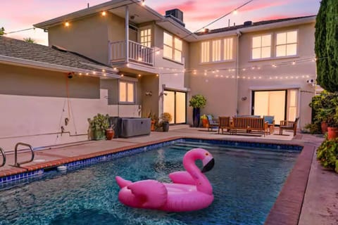 Beverly Hills 6BR Haven w Pool Hot Tub
