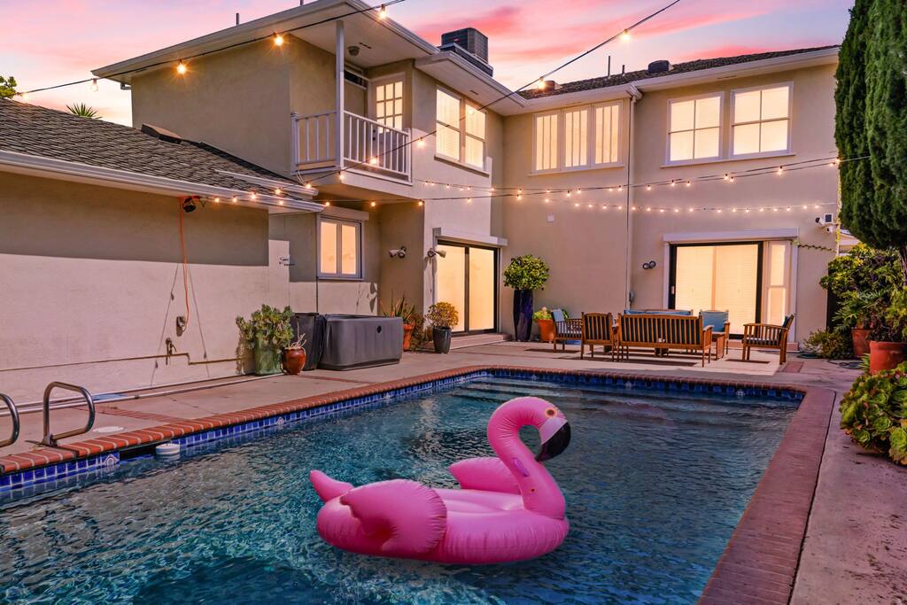 beverly-hills-6br-haven-w-poolandhot-tub/