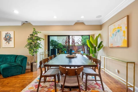 Beverly Hills 6BR Haven w Pool Hot Tub
