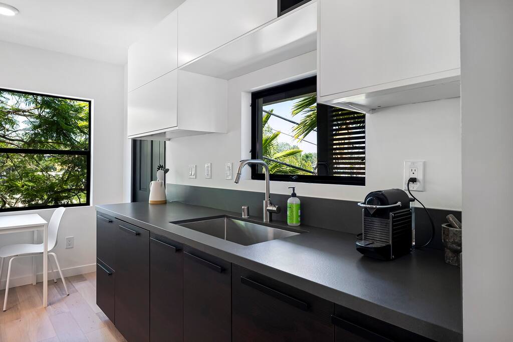 Stylish & Cozy One Bedroom Relaxing Getaway