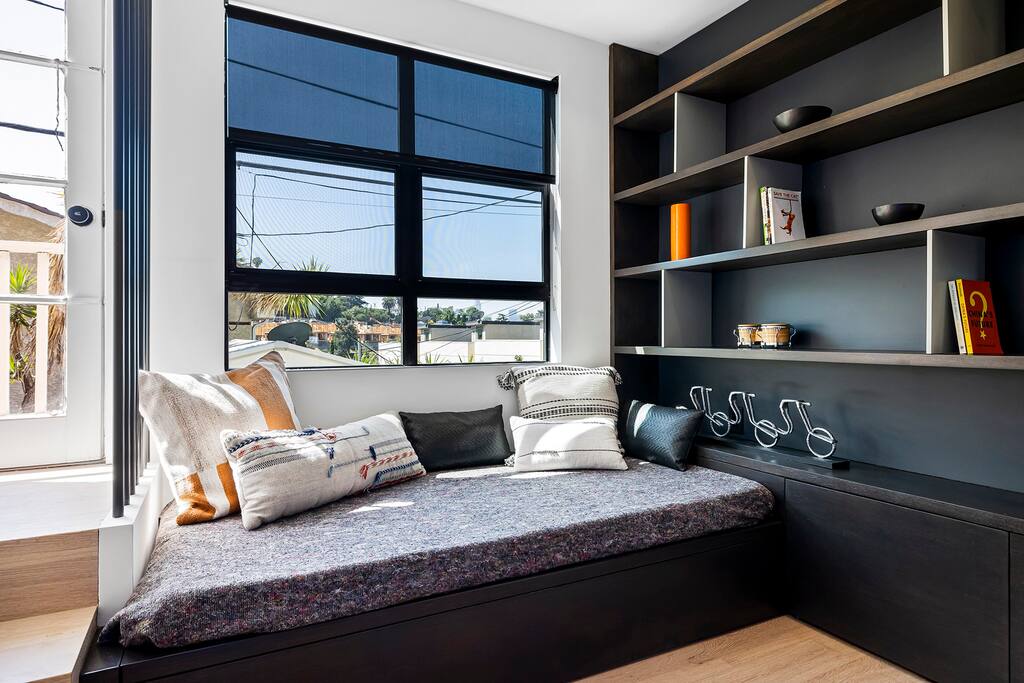 Stylish & Cozy One Bedroom Relaxing Getaway