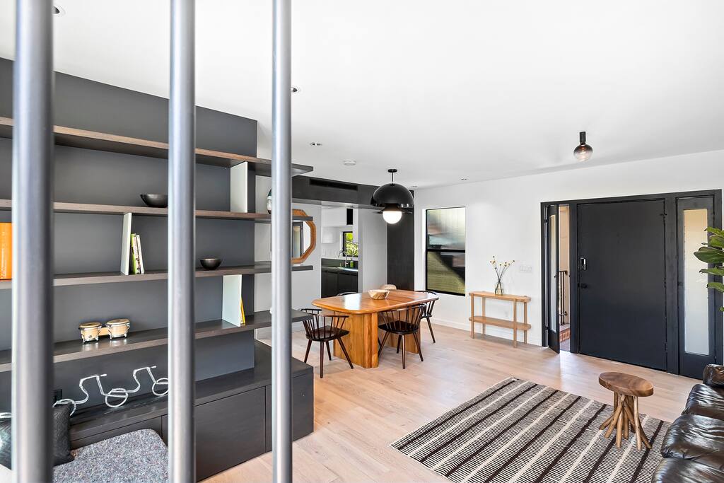 Stylish & Cozy One Bedroom Relaxing Getaway