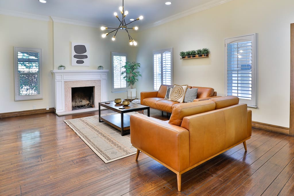 Stunning and upscale living space for enjoyable family and friend gatherings, offering relaxation and entertainment.