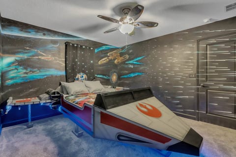 Themed Villa w Arcade & Pool/Spa 1 Block to Resort