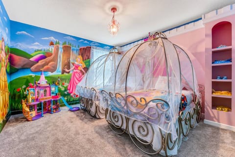 Themed Villa w Arcade & Pool/Spa 1 Block to Resort