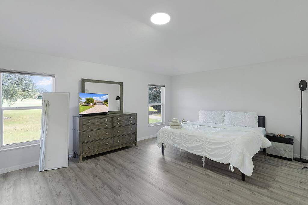 3 Bedroom w/Heated Pool on Championship course - The Villages 3 Bedroom w/Heated Pool on Championship course - The Villages