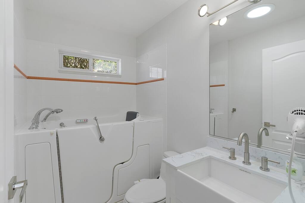 3 Bedroom w/Heated Pool on Championship course - The Villages 3 Bedroom w/Heated Pool on Championship course - The Villages