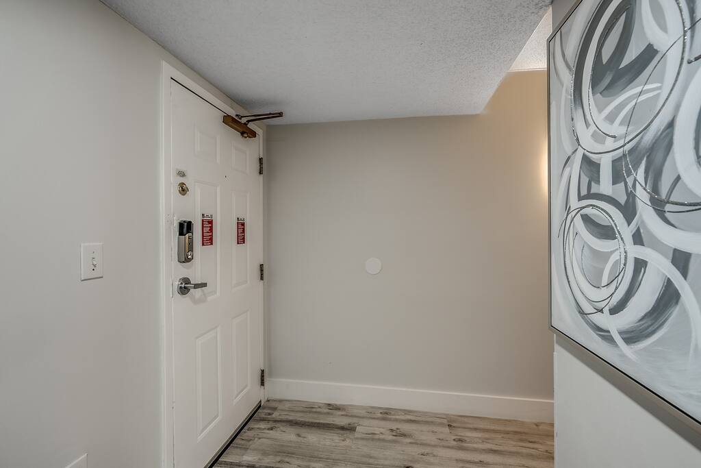 direct-oceanfront-parking-near-doorpool/