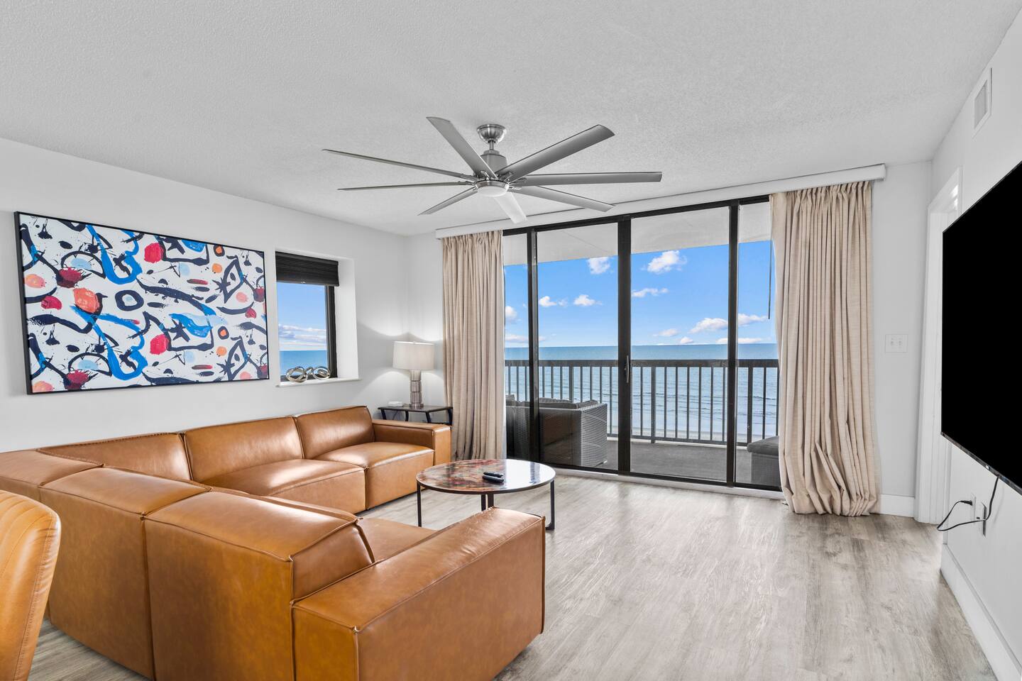 Direct Oceanfront, Parking near Door,Pool