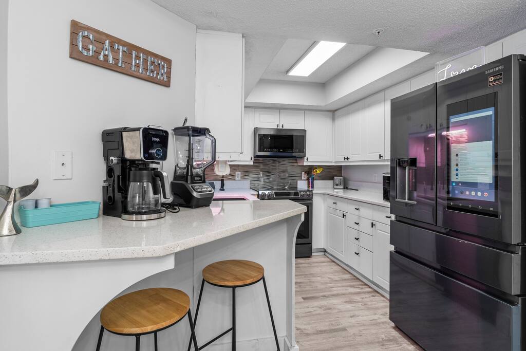 direct-oceanfront-parking-near-doorpool/