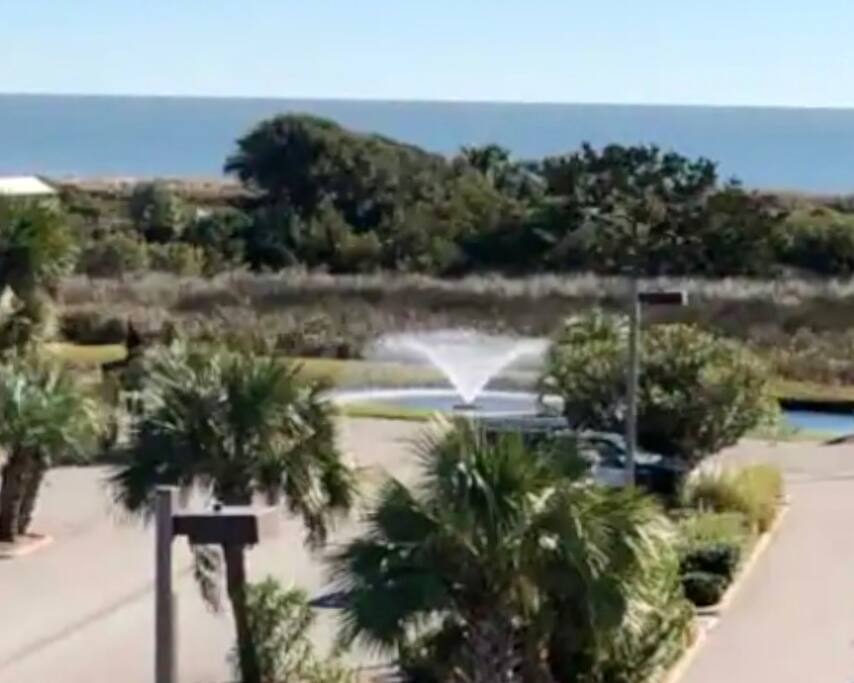 Escape to our private top-floor balcony with breathtaking Ocean views and enjoying the Fountain. Perfect for romantic dinners, drinks, and watching stunning sunrises and sunsets. 

Relax on our loveseat with ottoman for an unforgettable evening. 