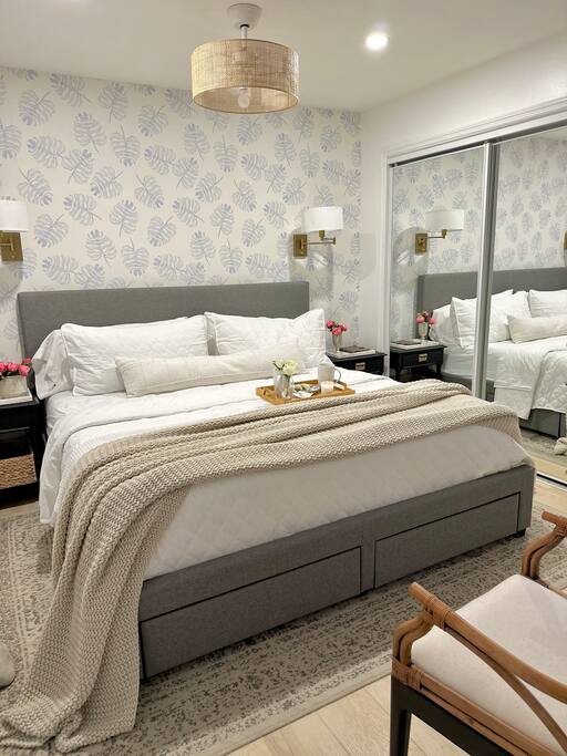 Oceanview w/3-Min Walk Beach| King Bed + Pool Bar
