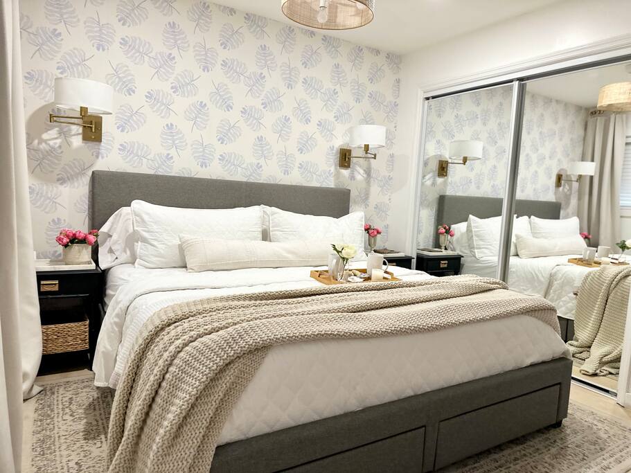 Oceanview w/3-Min Walk Beach| King Bed + Pool Bar