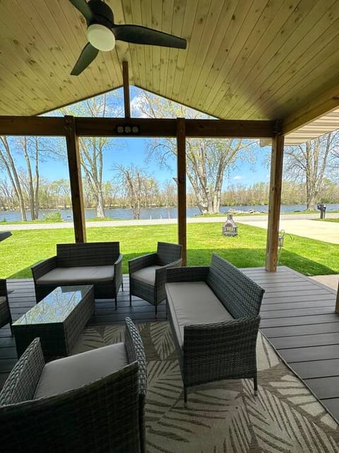 Remodeled River Front House!