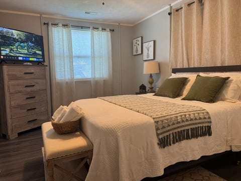 No Cleaning Fee! Private 1BR w/ Kitchen • Quiet &