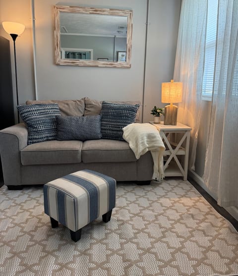Bright, welcoming living space – perfect for relaxing after exploring Knoxville attractions.