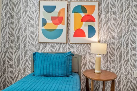 14-day & more stay at Safe, Pet Friendly Townhome