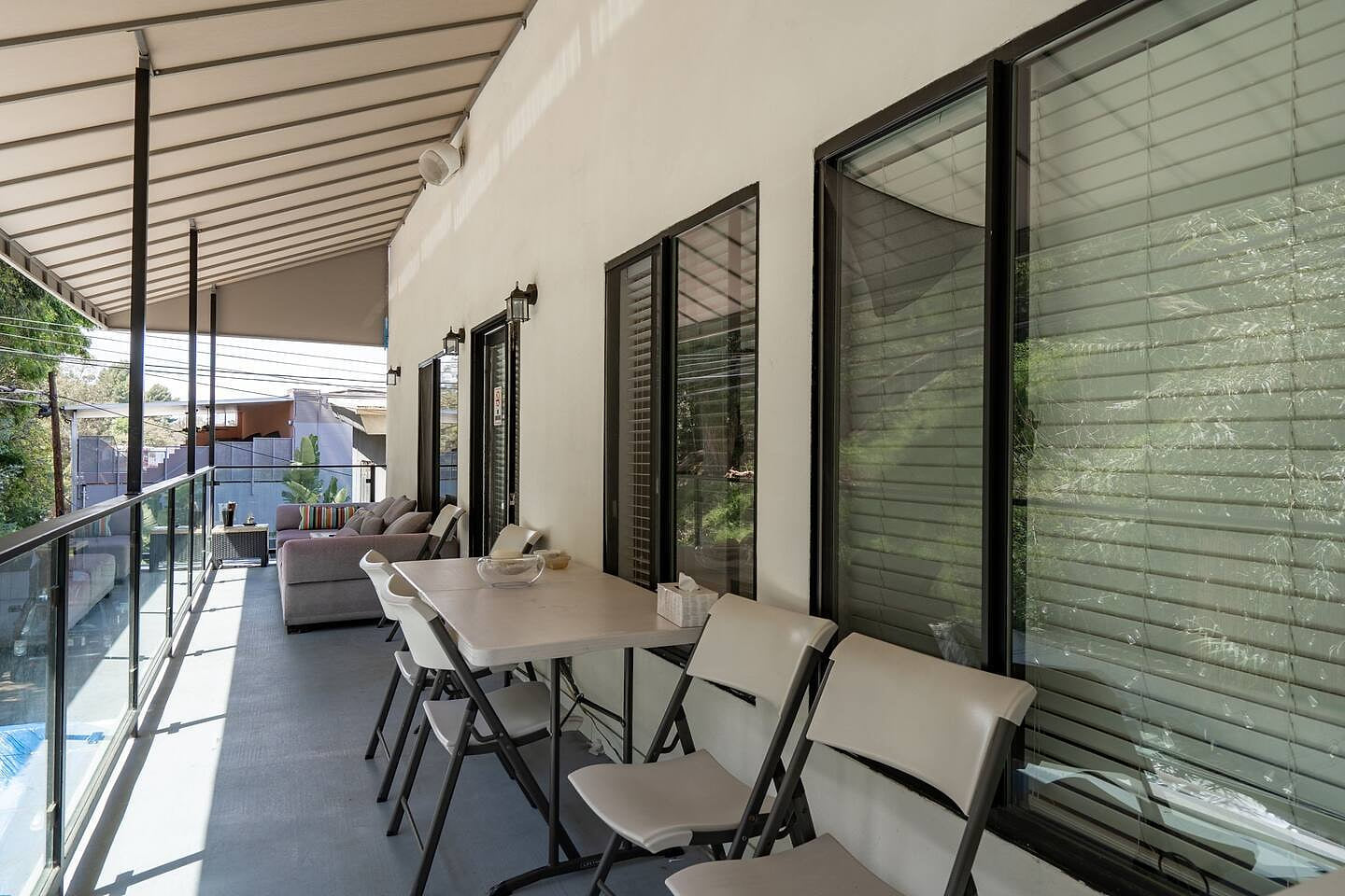 5 min walk  universal  | 2-BR with Balcony
