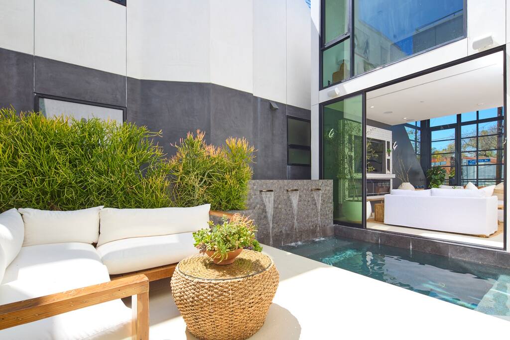 art-deco-elegance-in-venice-or-pool-spa-rooftop/