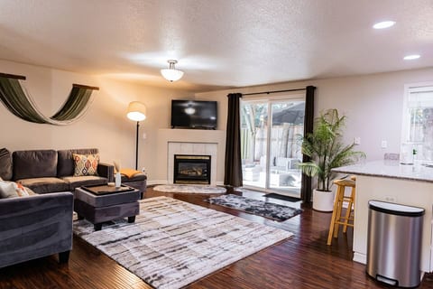 Family-Friendly Home with Hot Tub and BBQ