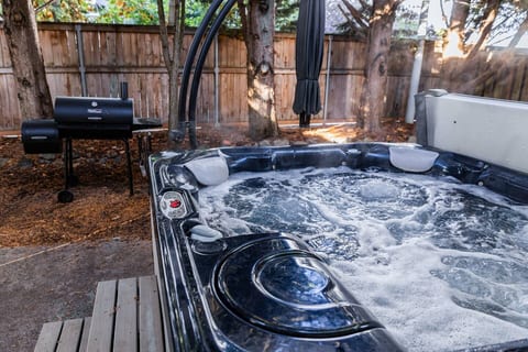 Family-Friendly Home with Hot Tub and BBQ