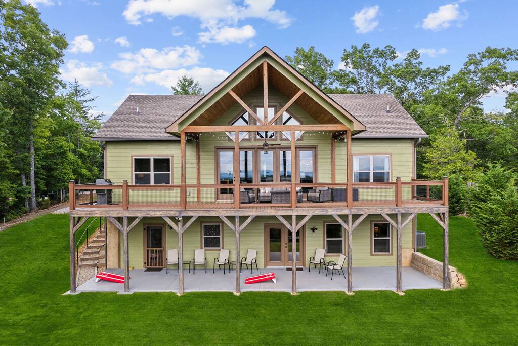 Highland Overlook- Enjoy the Mountains & Lake!