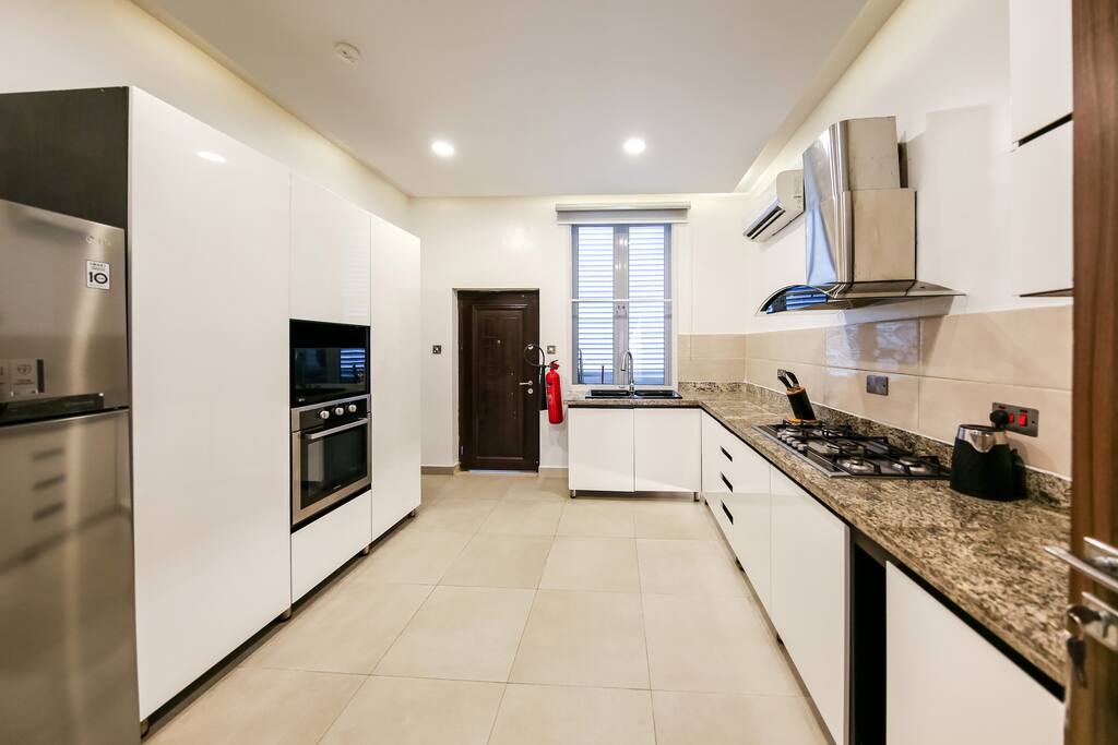 George Residence - Elegant Lekki 2 BR | Free Wi-Fi