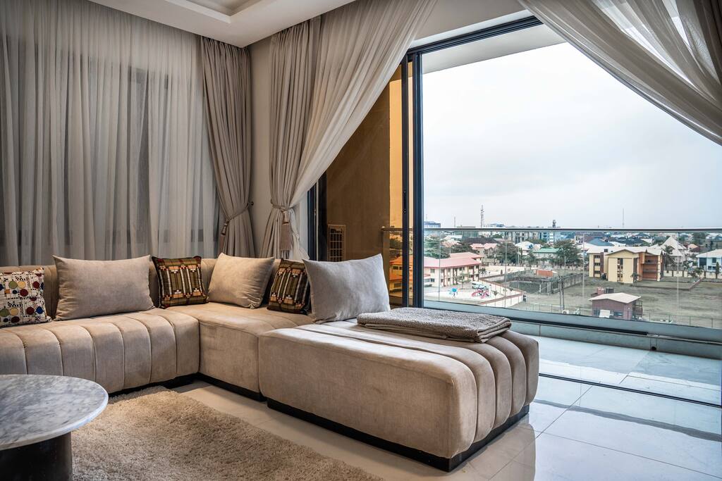 George Residence - Elegant Lekki 2 BR | Free Wi-Fi