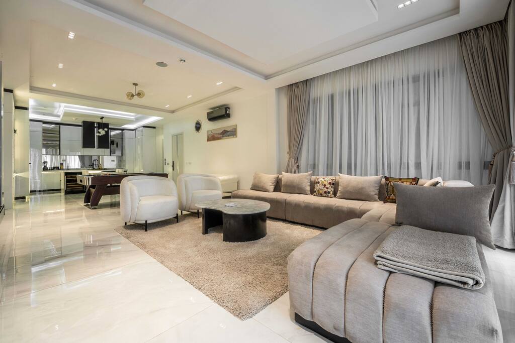 George Residence - Elegant Lekki 2 BR | Free Wi-Fi