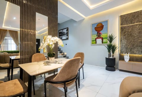 George Residence - Ikoyi 3BR | Stylish & Spacious