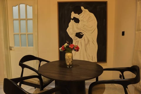 Cozy dining table!