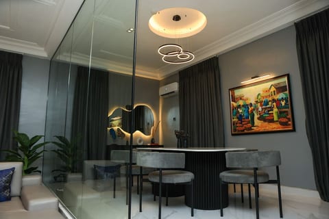 George Residence - Stylish 2BR Apartment in Ikoyi