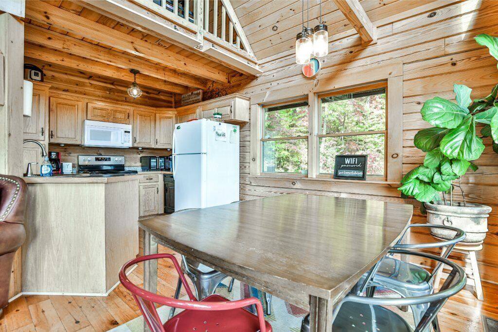 secluded-a-frame-or-hot-tub-or-views-or-3-mi-to-town!/