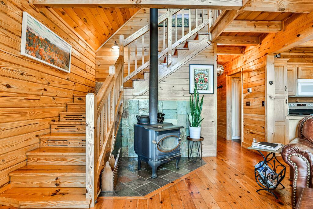secluded-a-frame-or-hot-tub-or-views-or-3-mi-to-town!/