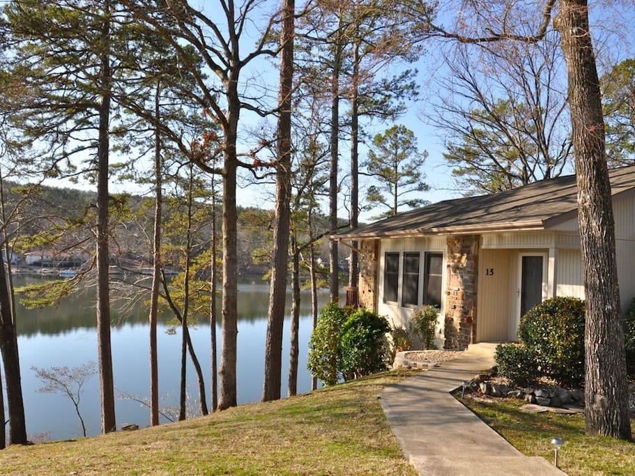 View as you approach the 270 degree wraparound view of Lake Desoto and the pristine area of Hot Springs Village, nestled beside 1.7 million acres of the Ouachita National Forest.