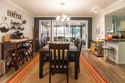 Water Front Townhouse, Kayaks, Hot Tub, Lake Views