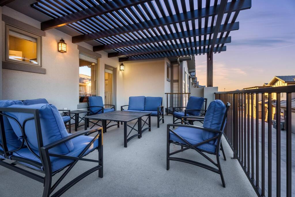 hurricane-ut:-sleeps-19-private-hot-tub-resort/