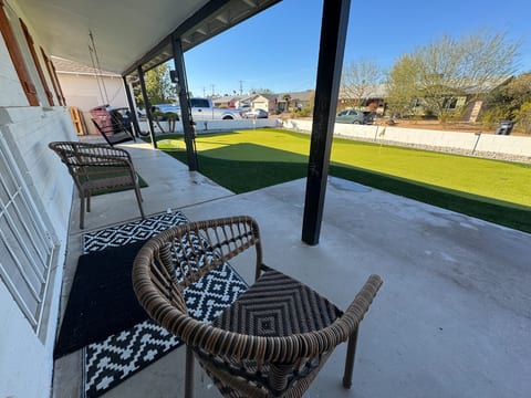 Scottsdale Home (Pool, Putting Green, Proximity)