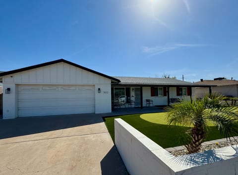 Scottsdale Home (Pool, Putting Green, Proximity)