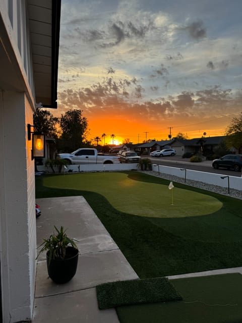 Scottsdale Home (Pool, Putting Green, Proximity)