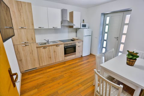 Apartment Lenka Mato - Unit 371474-13