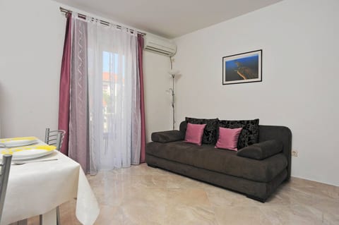 Apartment Lenka Mato - Unit 371475-13