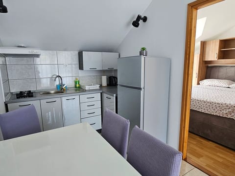 Apartment Den - Unit 371578-13