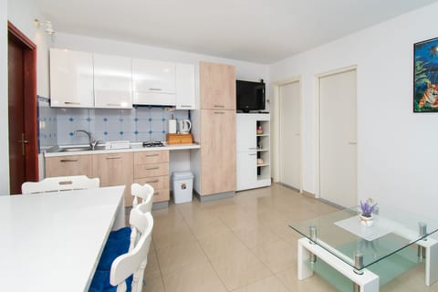 Apartment Den - Unit 371579-13