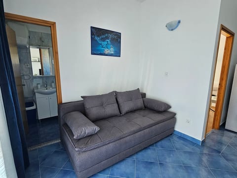 Apartment Den - Unit 373395-13