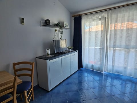 Apartment Den - Unit 373395-13