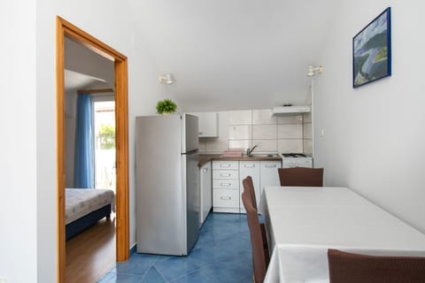 Apartment Den - Unit 373395-13