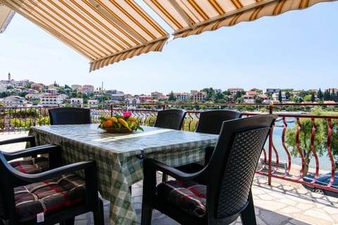 Apartment VV - Unit 373875-13