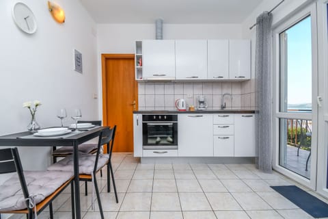 Apartment Mara - Unit 371594-13